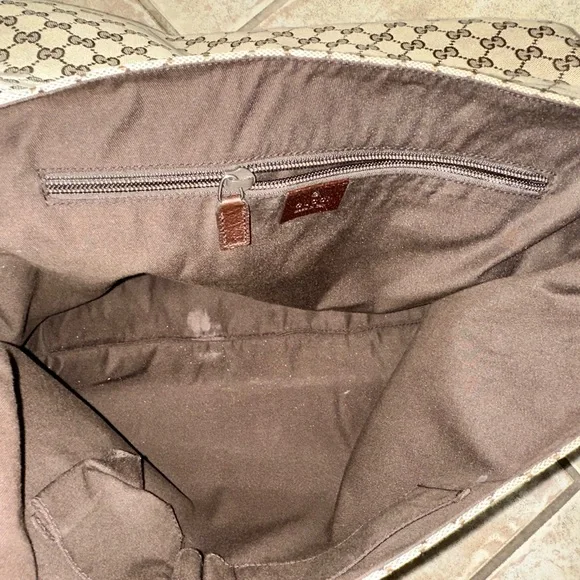Gucci Tan and Brown Monogram Messenger Bag - Picture 3 of 7